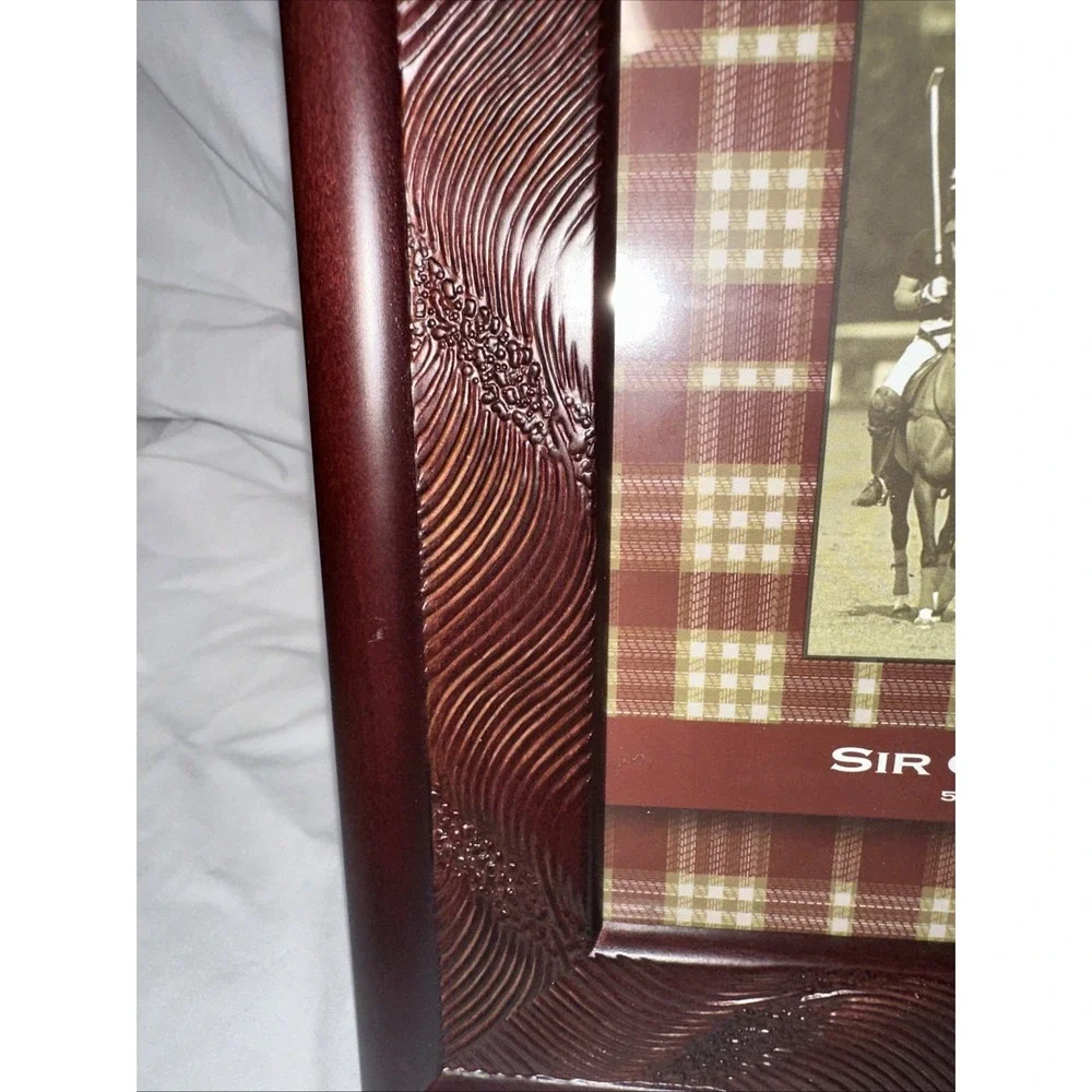 Sir Oliver Wood Picture Frame With Detailing Around The Picture - Picture 3 of 5